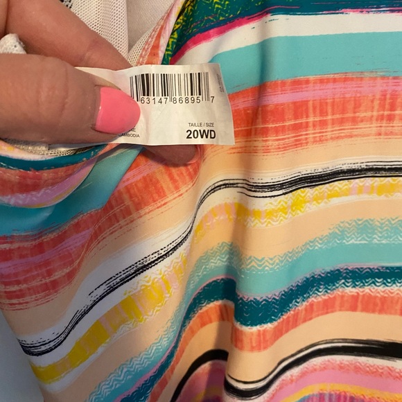 Plus sized bathing suit - Picture 2 of 2